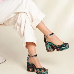 Women Charlotte Stone Fran In Hani