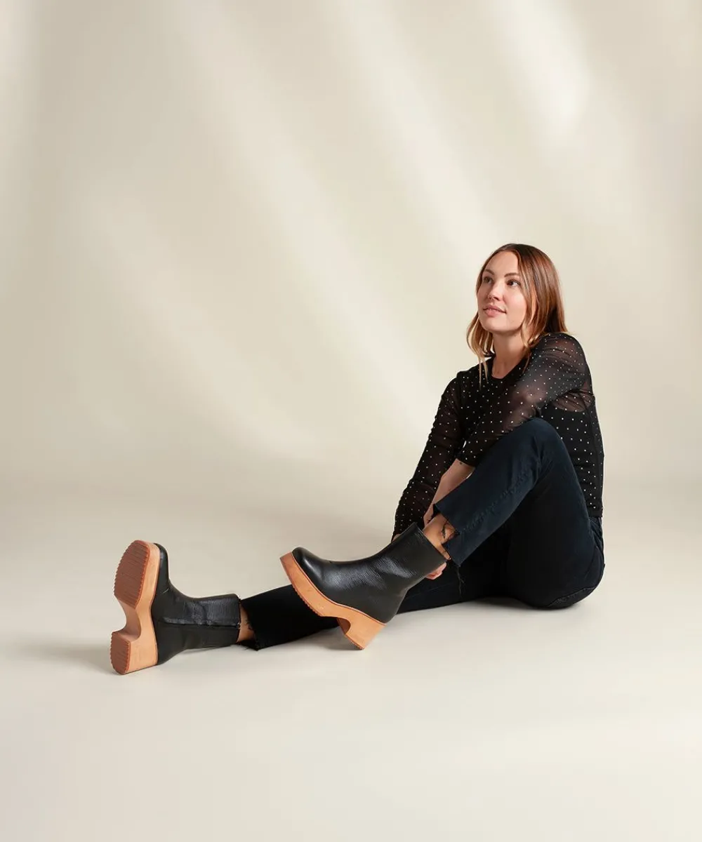 isla_in_black_tejus_1.webp Women Charlotte Stone Isla In Black Tejus
